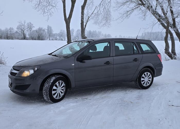 Grajewo ogłoszenia: Sprzedam Opel Astra kombi z 2009 roku z silnikiem benzyna 1.6....